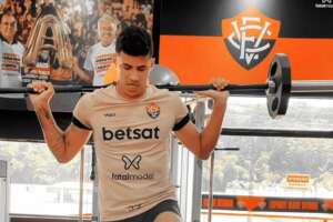 Zagueiro do Vitória, Camutanga avança na recuperação do LCA