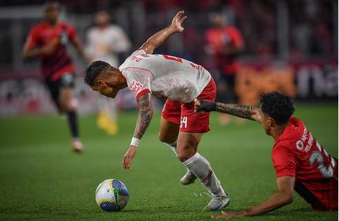 Athletico-PR 1 x 2 Red Bull Bragantino - Sasha brilha e Massa Bruta segue vivo! 3 bRAGANTINO aRI fERREIRA