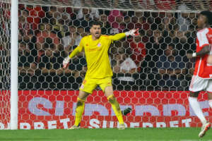 Figueirense realiza desejo e contrata goleiro Fabrício, ex-Inter