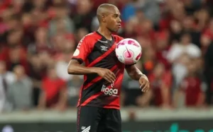 Fernandinho não garante permanência após queda do Athletico-PR