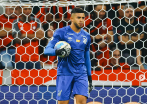 Goleiro do Athletico interessa ao Manchester United. Confira!