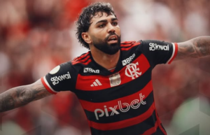 Gabigol comemora em despedida no Flamengo: 'Hoje me tornei imortal, virei uma lenda'