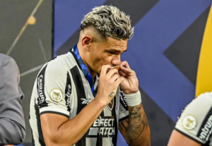 Santos está atrás de camisa 9 do Botafogo