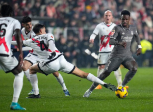 Real Madrid se revolta com arbitragem no Espanhol: 'Liga imunda'