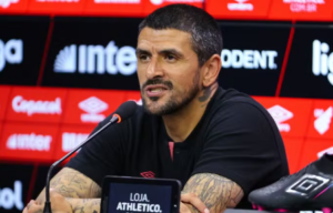 Técnico do Athletico não teme saída em 2025: 