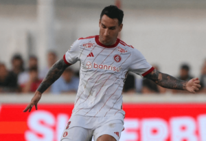 Hugo Mallo, ex-Internacional, é condenado por abuso sexual