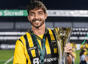 Volta Redonda renova com volante que soma três títulos