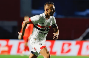Rafinha se declara ao São Paulo após saída: 'campeão no time que eu amo'