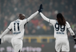 Napoli vence Genoa, reassume liderança do Campeonato Italiano