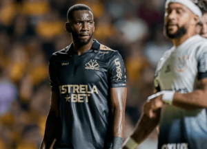 Cruzeiro anuncia atacante Yannick Bolasie, ex-Criciúma