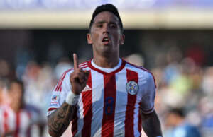 Campeão por Palmeiras e Grêmio, Lucas Barrios se aposenta e projeta carreira de treinador