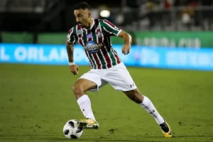 Com Robinho, Água Santa fecha com cinco reforços para o Paulistão