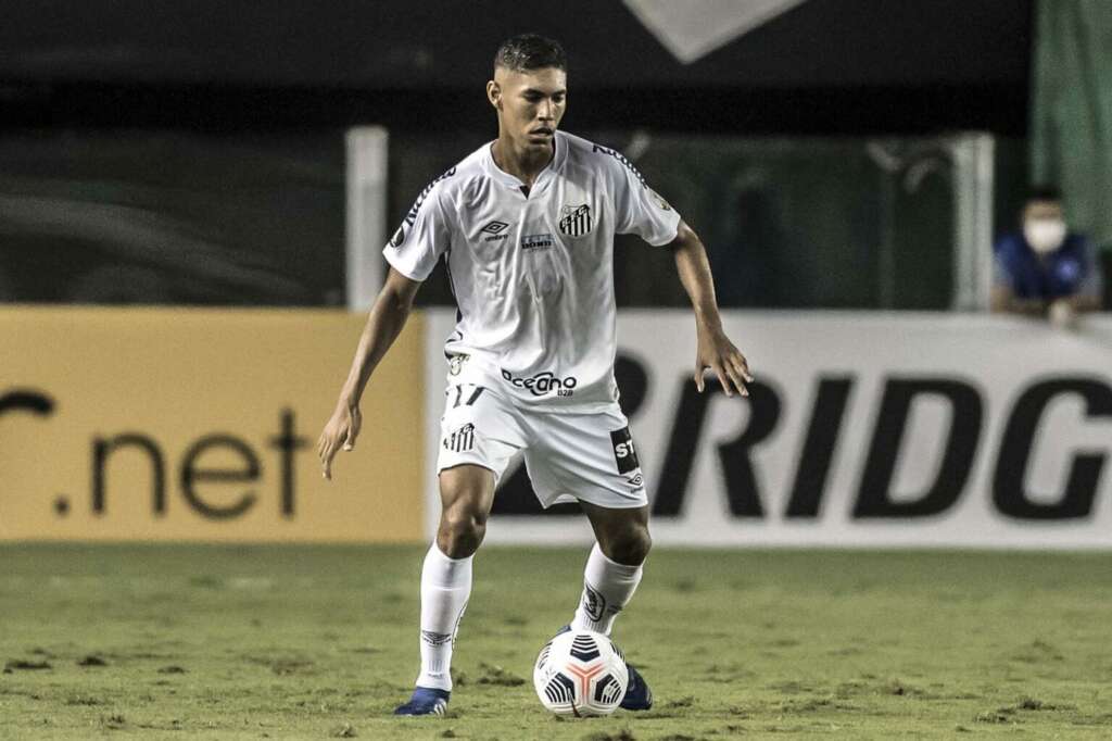 Ponte Preta negocia com Santos, mas Balieiro nega deixar o clube