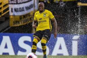 São Bernardo confirma retorno de ex-zagueiro do Goiás