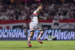 São Paulo 3 x 1 Corinthians - Tricolor vence clássico com primeiro gol de Oscar