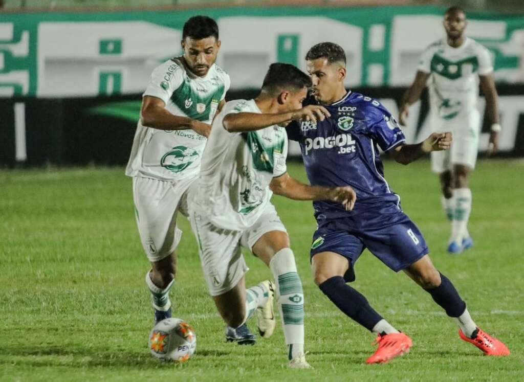 Altos confronto inédito Piauiense