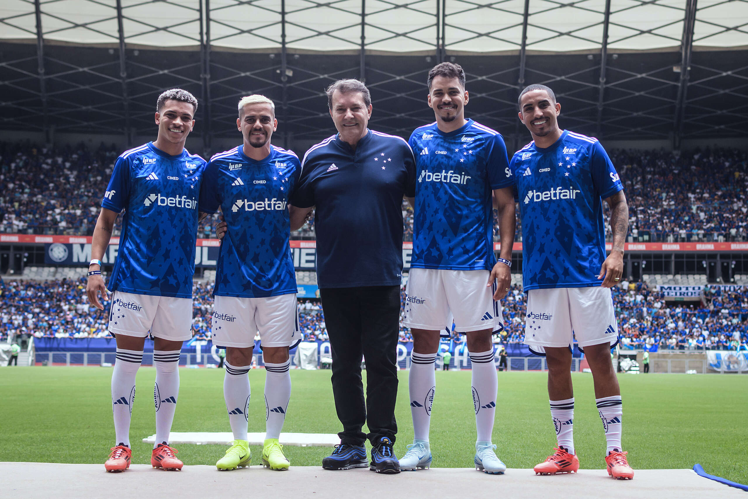 Pedro Lourenço e reforços