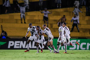 Victor Andrade é liberado pelo DM e pode estrear pela Ponte Preta, que promove dois jovens da Copinha