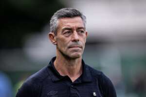 Caixinha detona falhas no jogo aéreo santista: 'Sofrendo gols desse tipo não podemos ganhar'