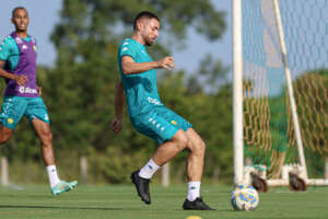 Cuiabá confirma contratação de lateral-direito ex-Athletico-PR