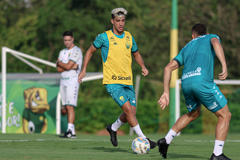 Cuiabá fecha contratação do atacante Pedrinho, ex-Santos e São Paulo ( Foto: AssCom Dourado)