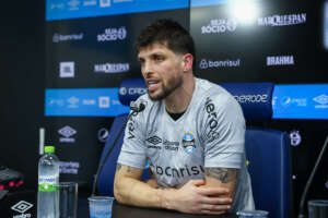 Volpi fala em conquistar torcida do Grêmio após apresentação oficial