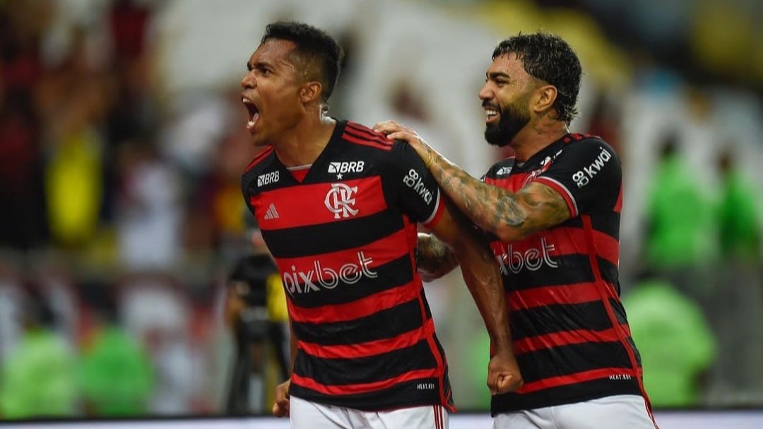 Alex Sandro e Gabigol