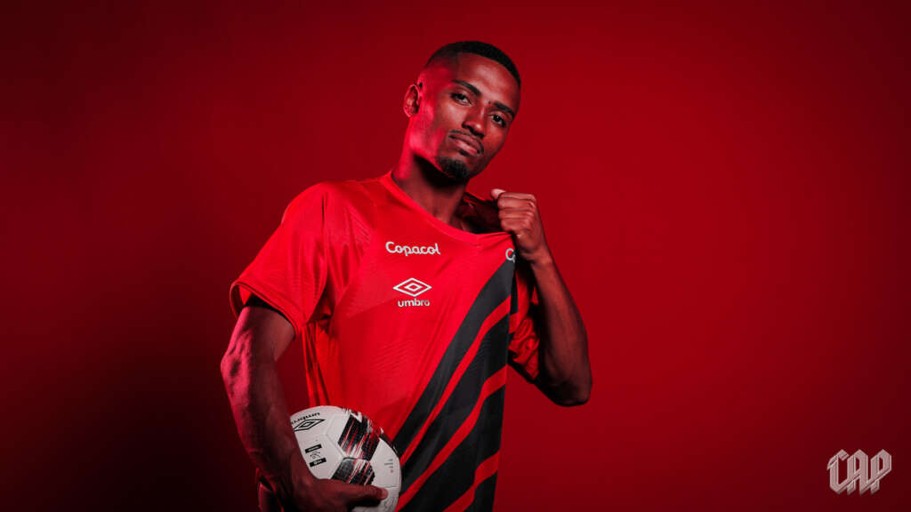 Athletico-PR contrata o atacante Leozinho, o “Príncipe do Futsal”