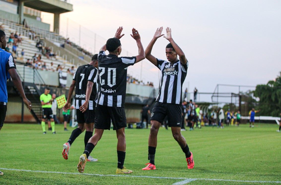 São Paulo e Botafogo-RJ passam para 3ª fase; Coritiba avança nos pênaltis