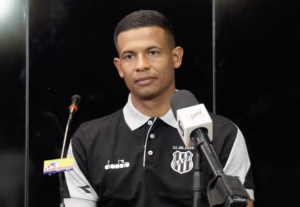 Diogo Silva exalta grandeza da Ponte Preta e planeja mais 5 anos de carreira