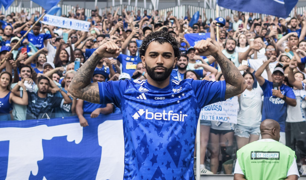 Gabigol elogia Diniz, acredita estar no auge e diz que recusaria Cruzeiro se Tite fosse técnico