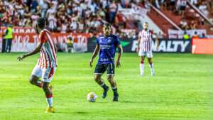 Léo Condé pede evolução do Ceará e projeta reforços no time para domingo