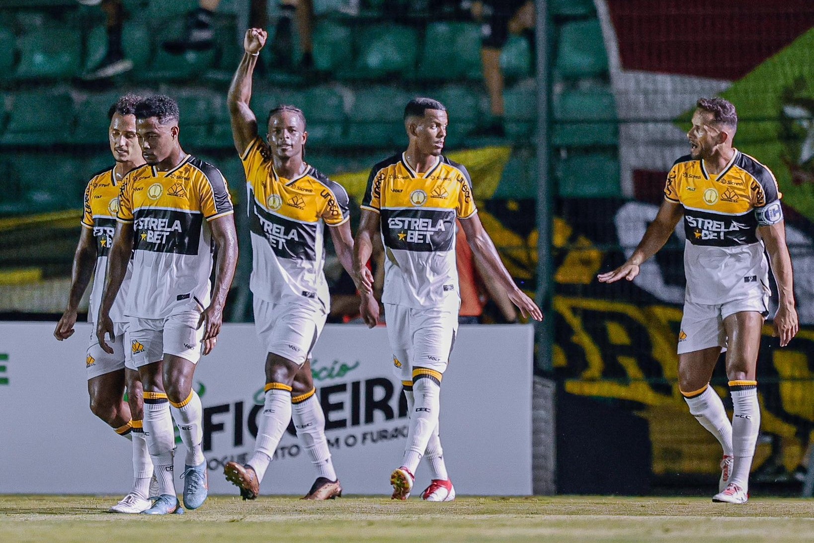 CATARINENSE: Criciúma vence clássico e Chape passa pelo Brusque