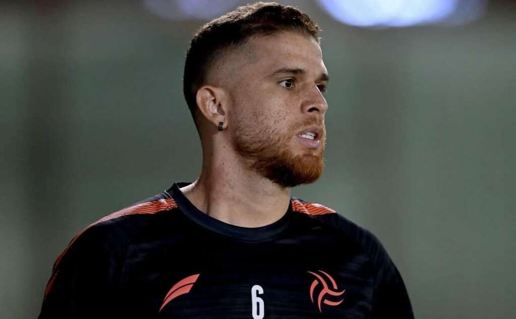 Cuéllar chama atenção do Fluminense, mas operação é difícil 