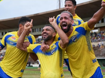 SUL-MATO-GROSSENSE: Dourados vence a primeira e Operário é goleado