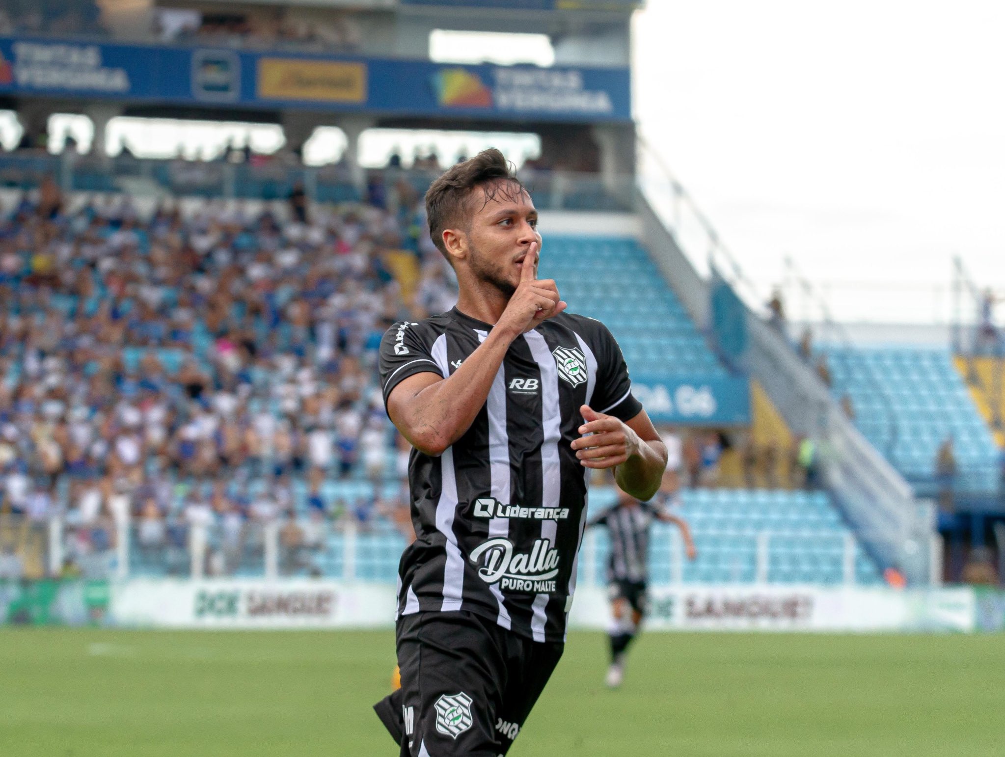 CATARINENSE: Figueirense surpreende Avaí na Ressacada e vence clássico