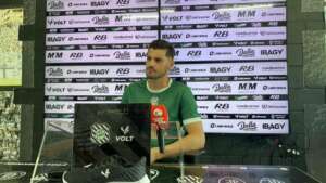 Goleiro do Figueirense lamenta início apático: 