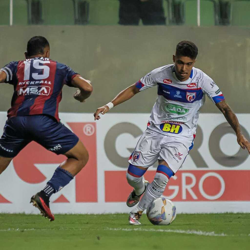 Com passagem na base, Gustavo Aguiar reencontra América-MG no  Mineiro