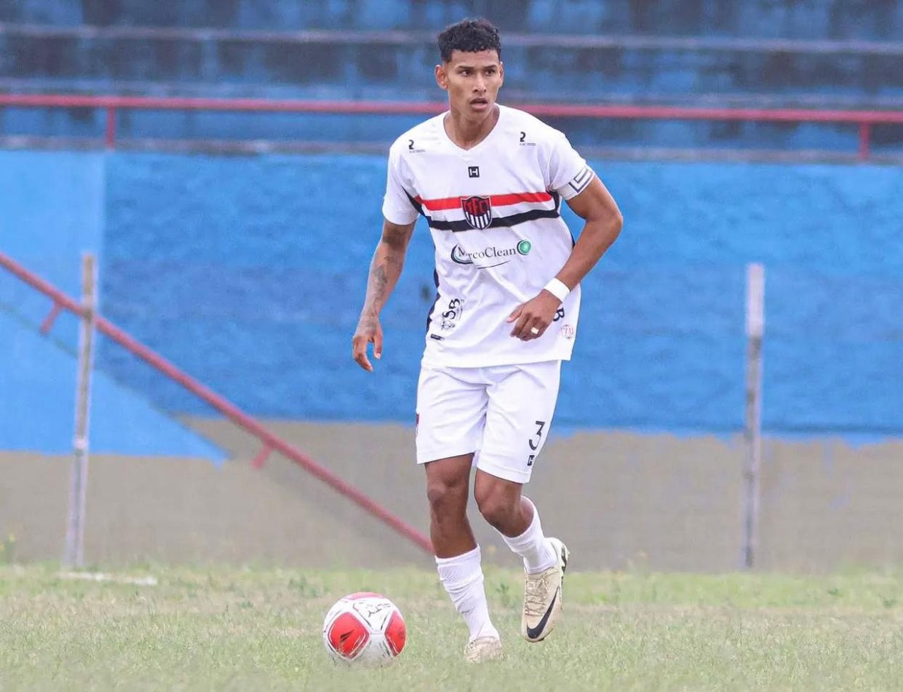 Equatoriano Kevin defendeu o Tupã no Paulistão da 2ª Divisão (Foto: Arquivo Pessoal / Instagram)