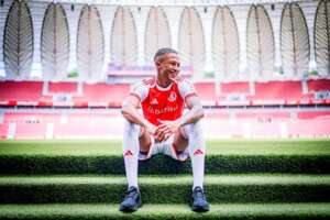 Internacional contrata o meia-atacante Vitinho, ex-Red Bull Bragantino