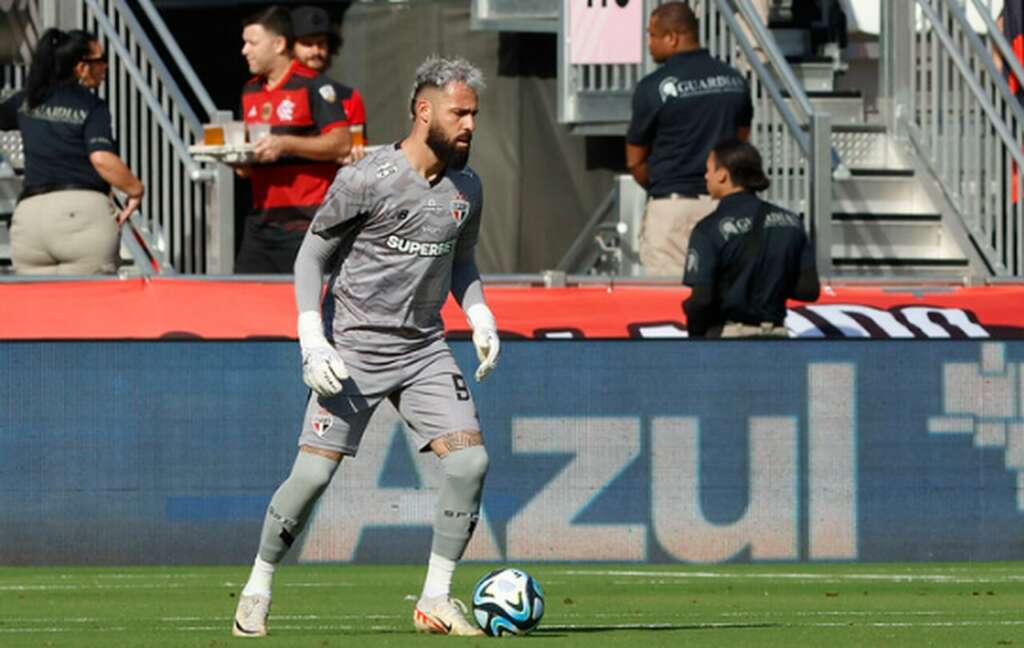 Jandrei elogia preparação do São Paulo e projeta títulos em 2025