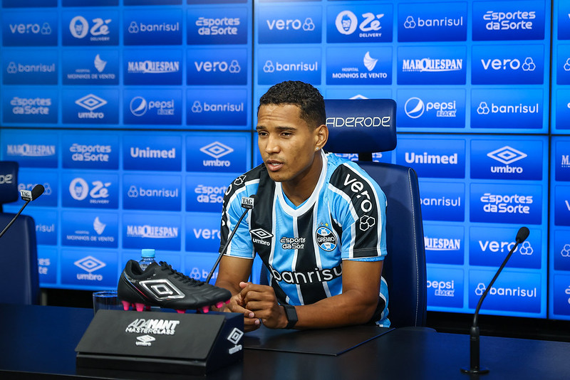 Joao Lucas celebra chance em chegada ao Gremio