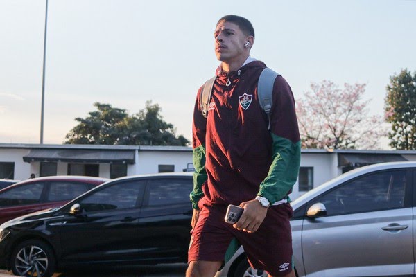 Guarani acerta com lateral vindo por empréstimo do Fluminense