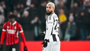 Douglas Luiz, ex-Vasco, está na mira do Manchester City