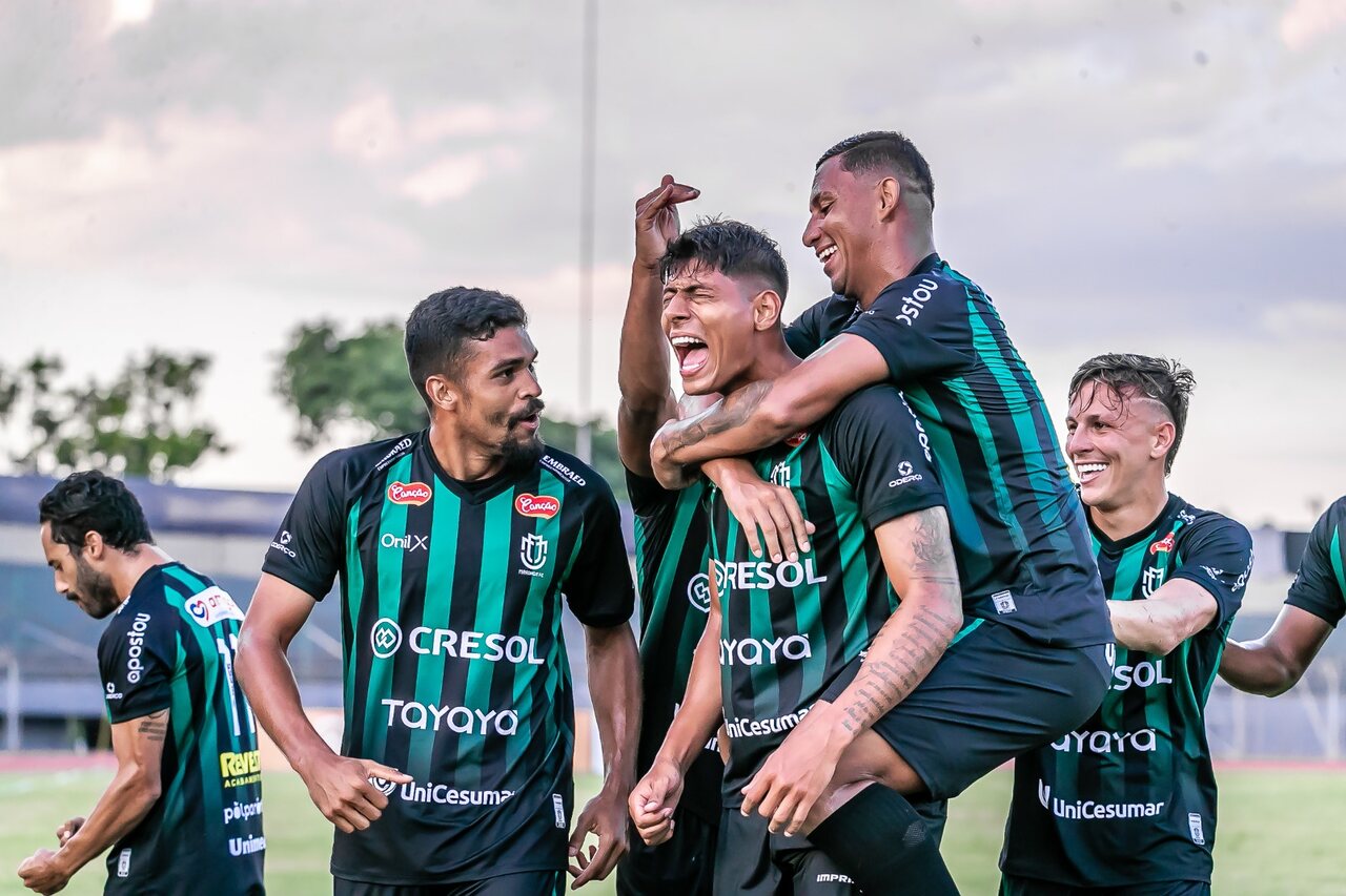 Maringa bate Sao Joseense na estreia do Campeonato Paranaense