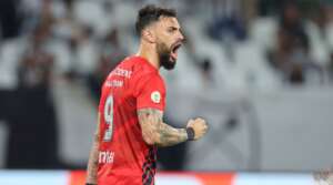 Vitória mantém negociações por Mastriani, mas encontra dificuldades