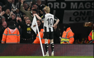 Newcastle bate Arsenal e abre vantagem na Copa da Liga Inglesa