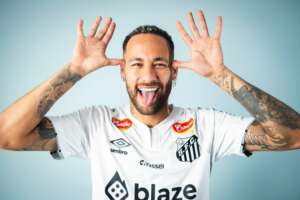 Neymar faz venda de camisas do Santos explodir em minutos
