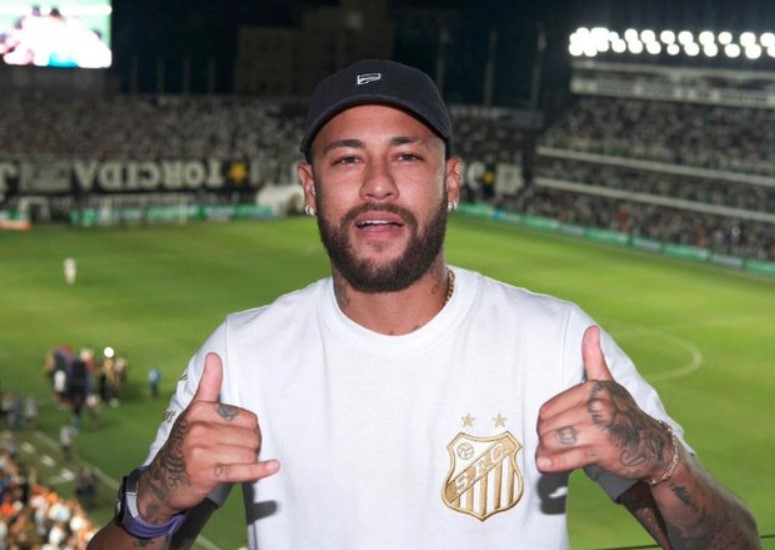 Santos oficializa contratação de Neymar: 'O príncipe está de volta'