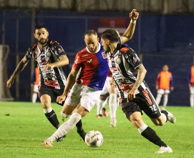 PARANAENSE: Paraná Clube leva empate no fim e segue sem vencer no estadual